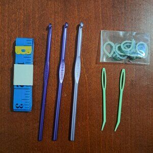 Craft Essentials Set of 3 Boyes Crochet Hooks G H I Tape Measure Stitch Marker